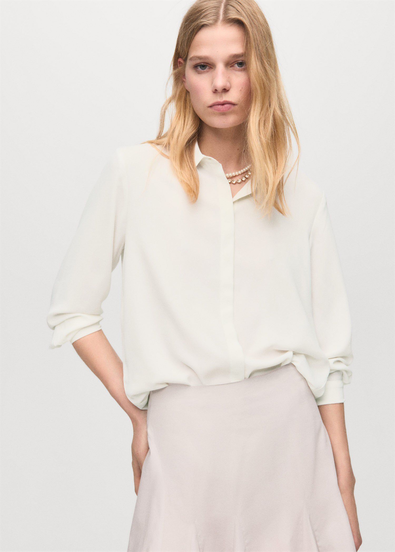 Fluid long-sleeved blouse