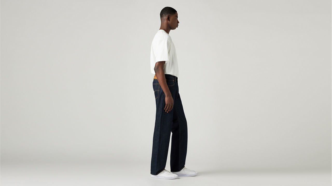 555� Relaxed Straight Jeans