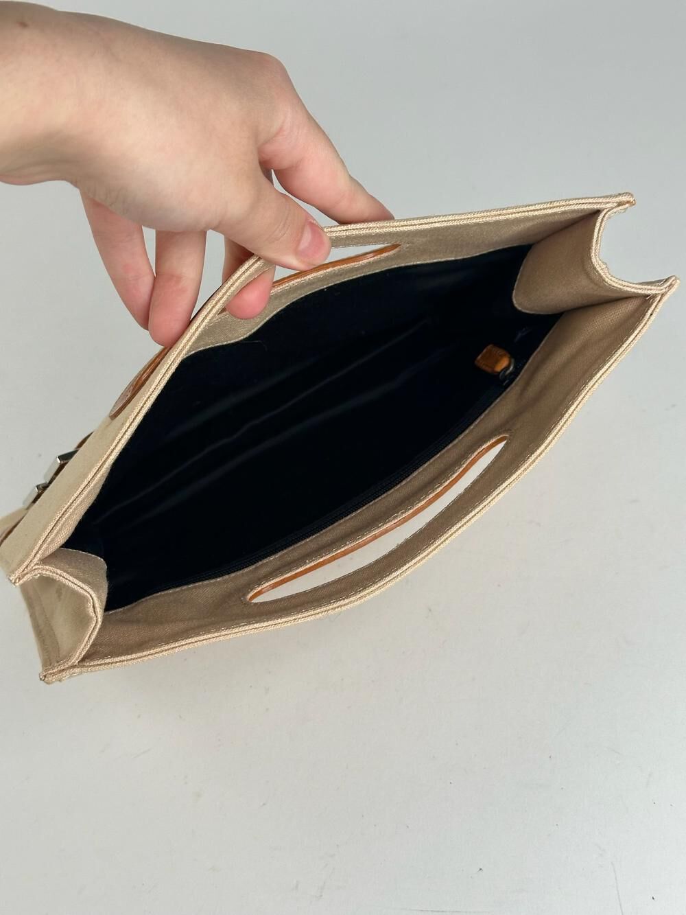 Yves Saint Laurent Handbag