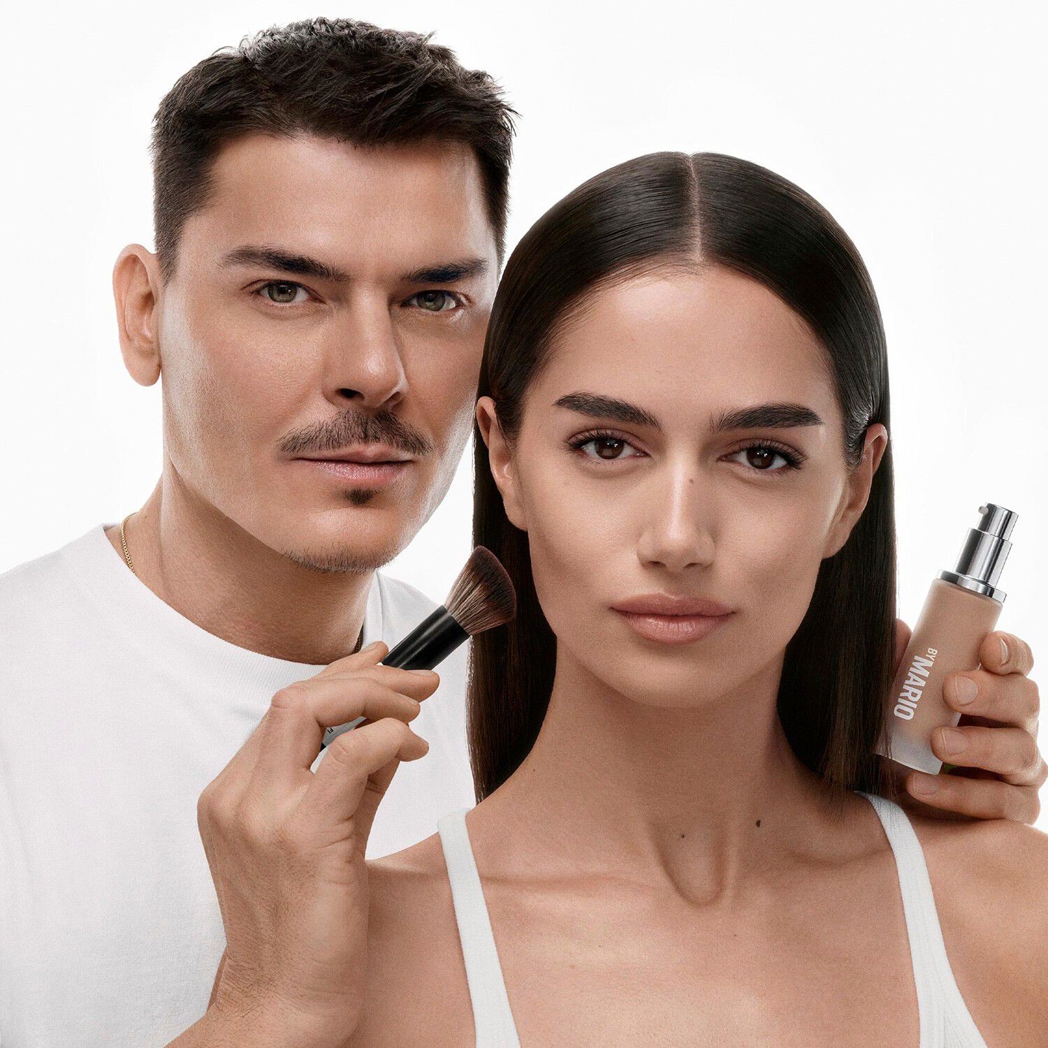 SurrealSkin Natural Finish Foundation - Naturlig flytande foundation