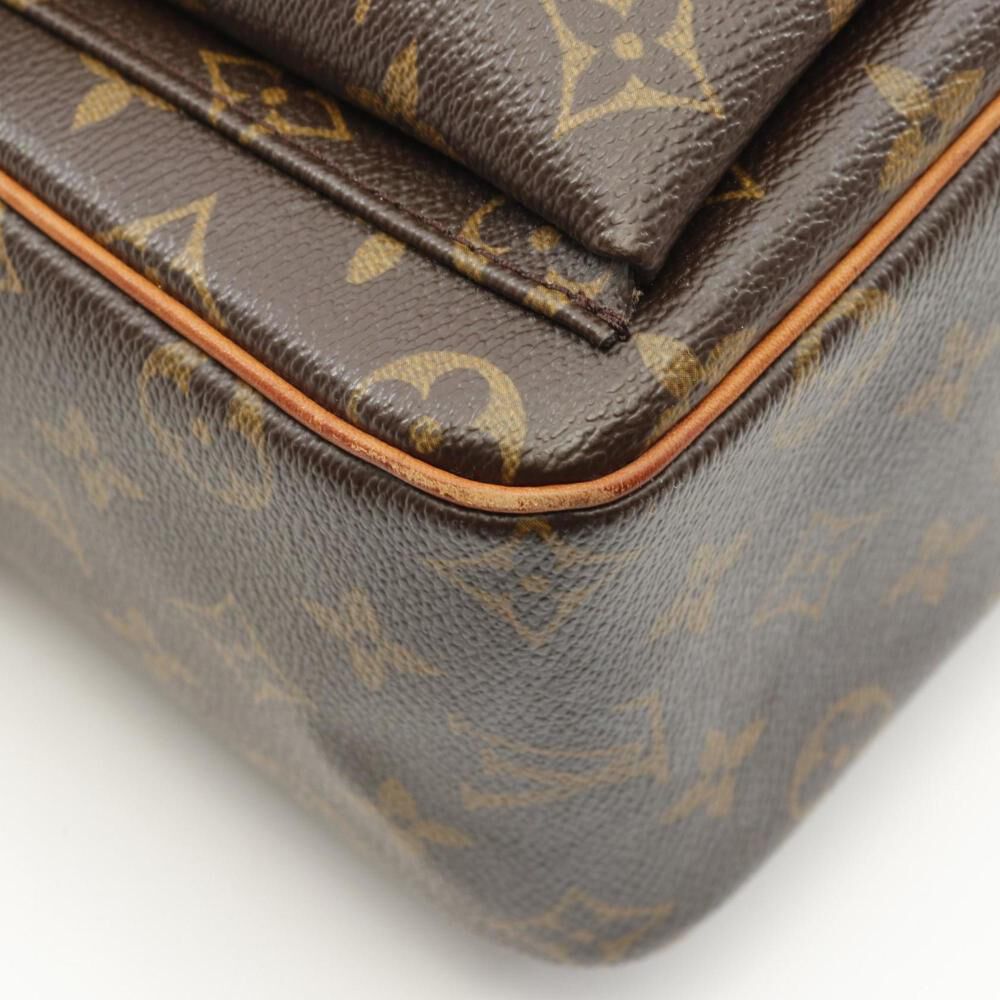 Louis Vuitton Shoulder Bags