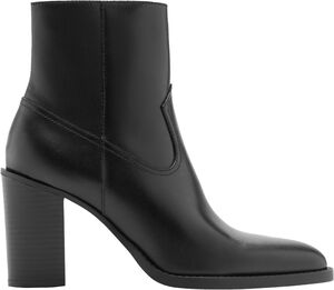 Leather ankle boot in leather with