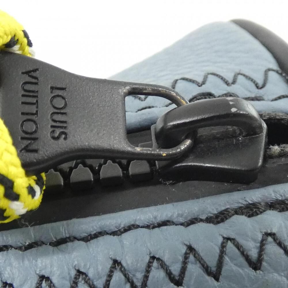 Louis Vuitton Shoulder Bags