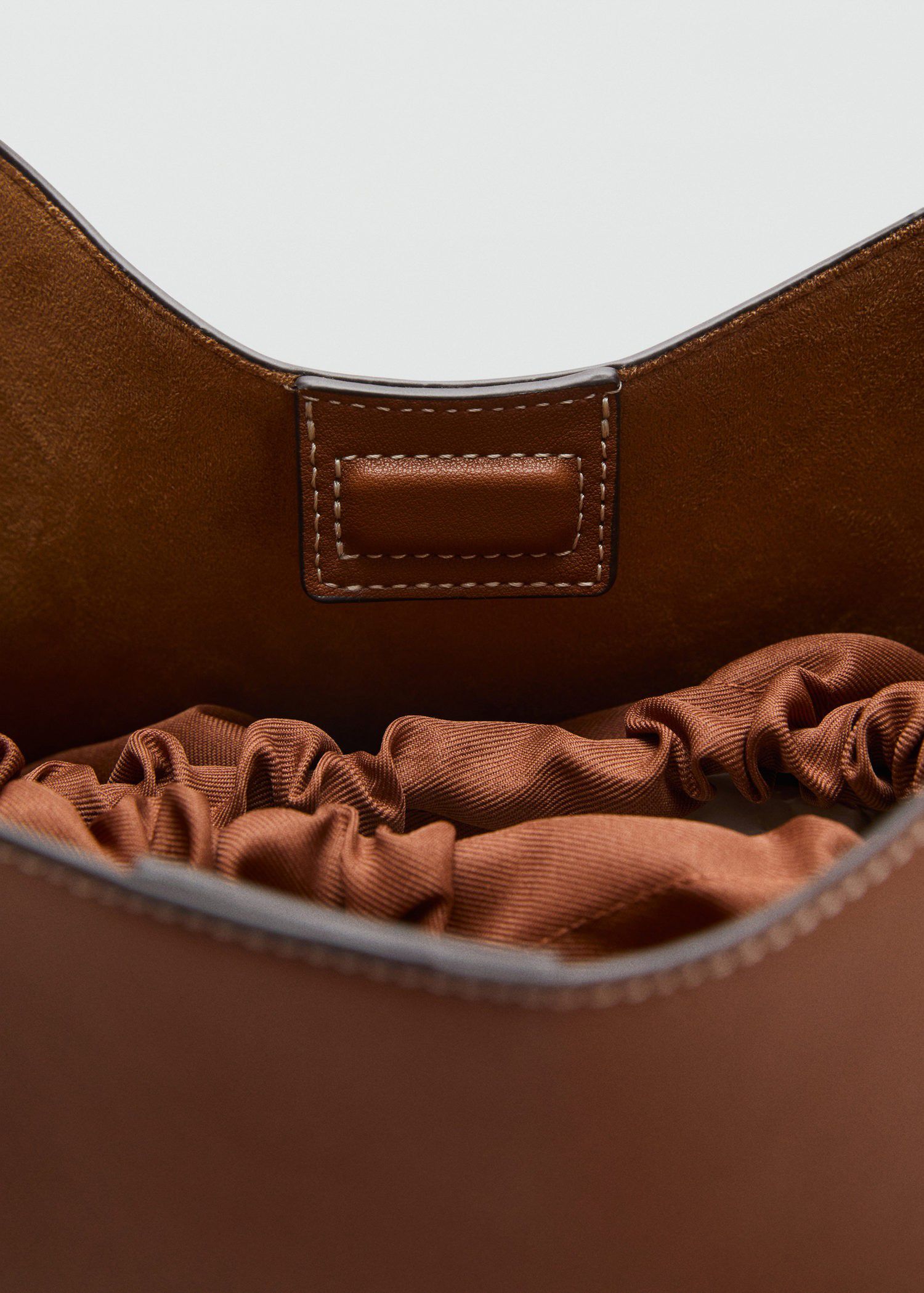 Shopper bag with buckle