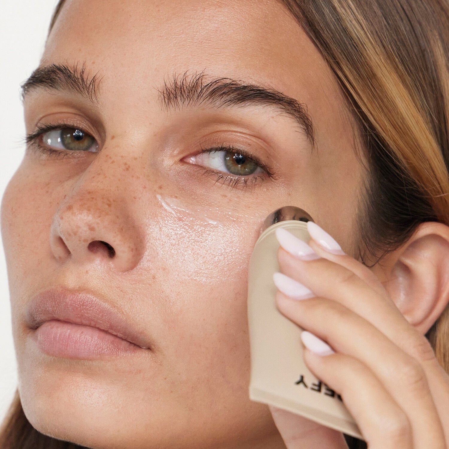 Blur & Hydrate Primer  Mattande bas med hyaluronsyra