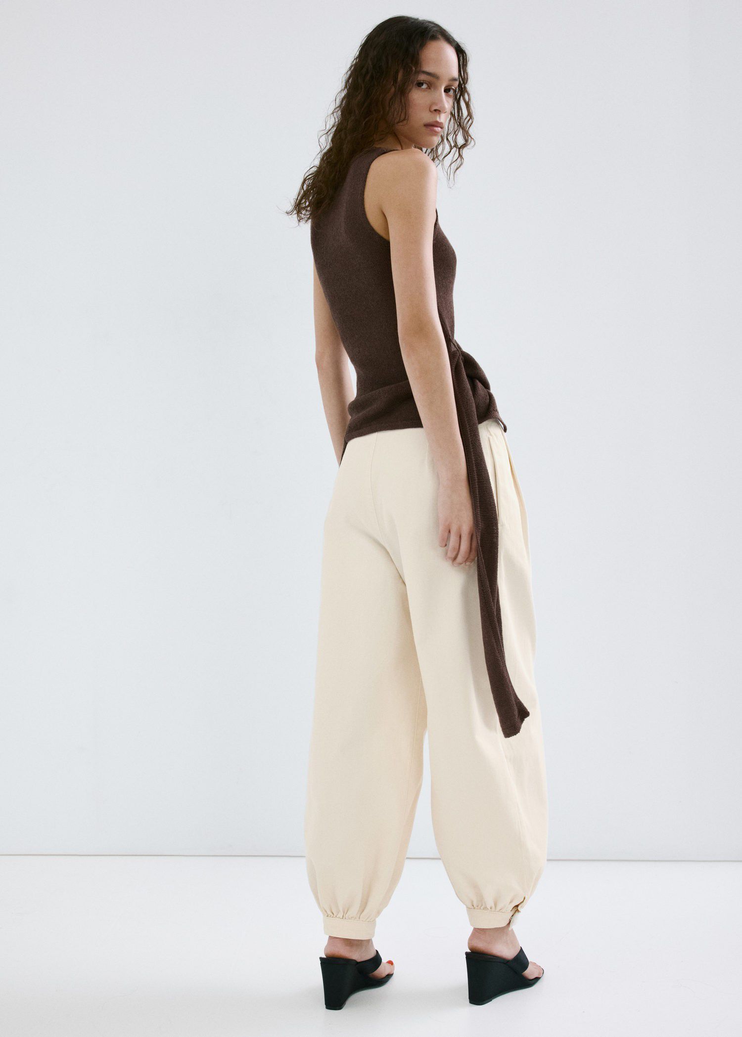 Mid-rise balloon jeans