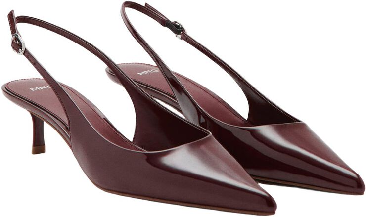 Kitten-heel patent leather shoes