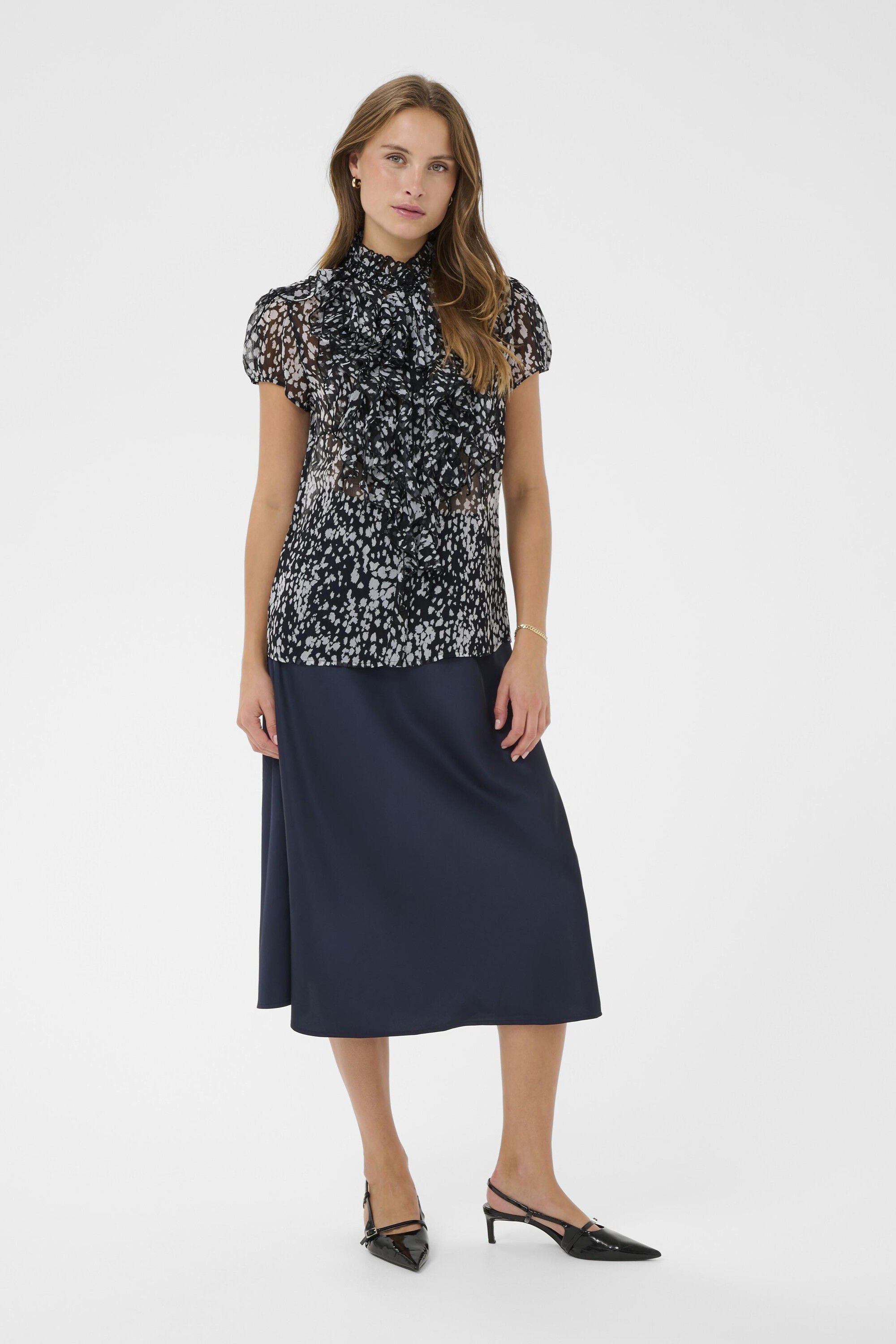 LiljaSZ Crinkle SS Shirt