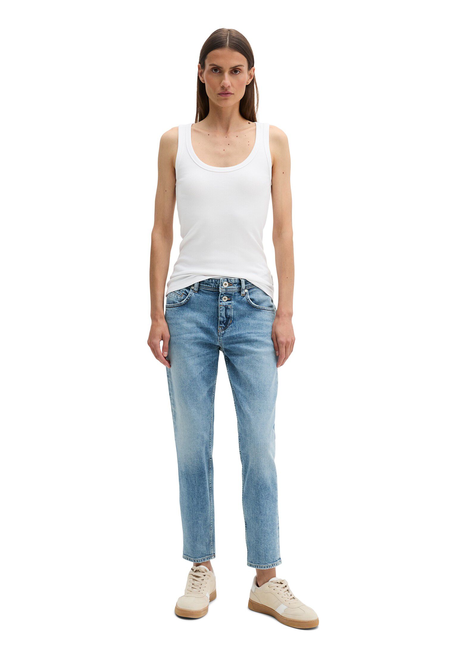 Top, deep round neck