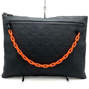 Louis Vuitton Poche Documents