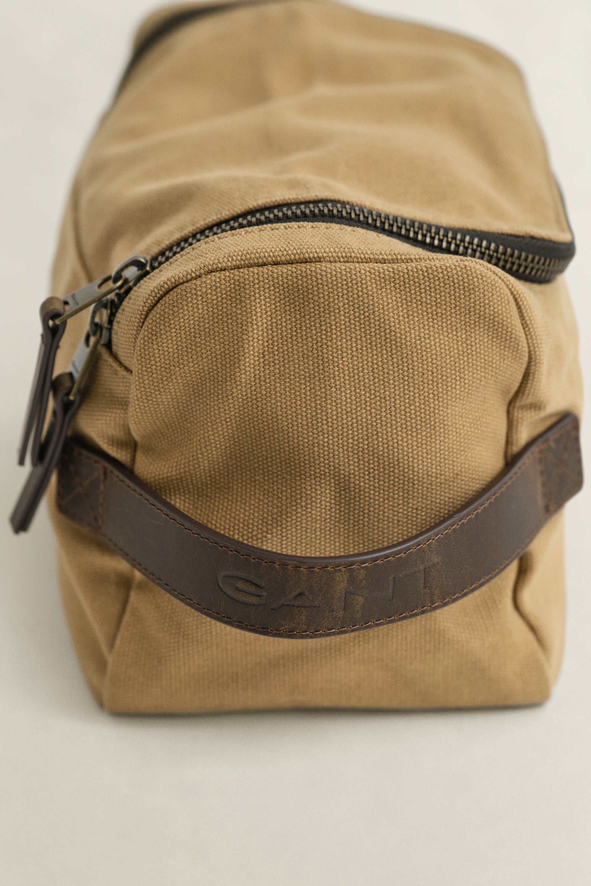 MODERN PREMIUM WASHBAG