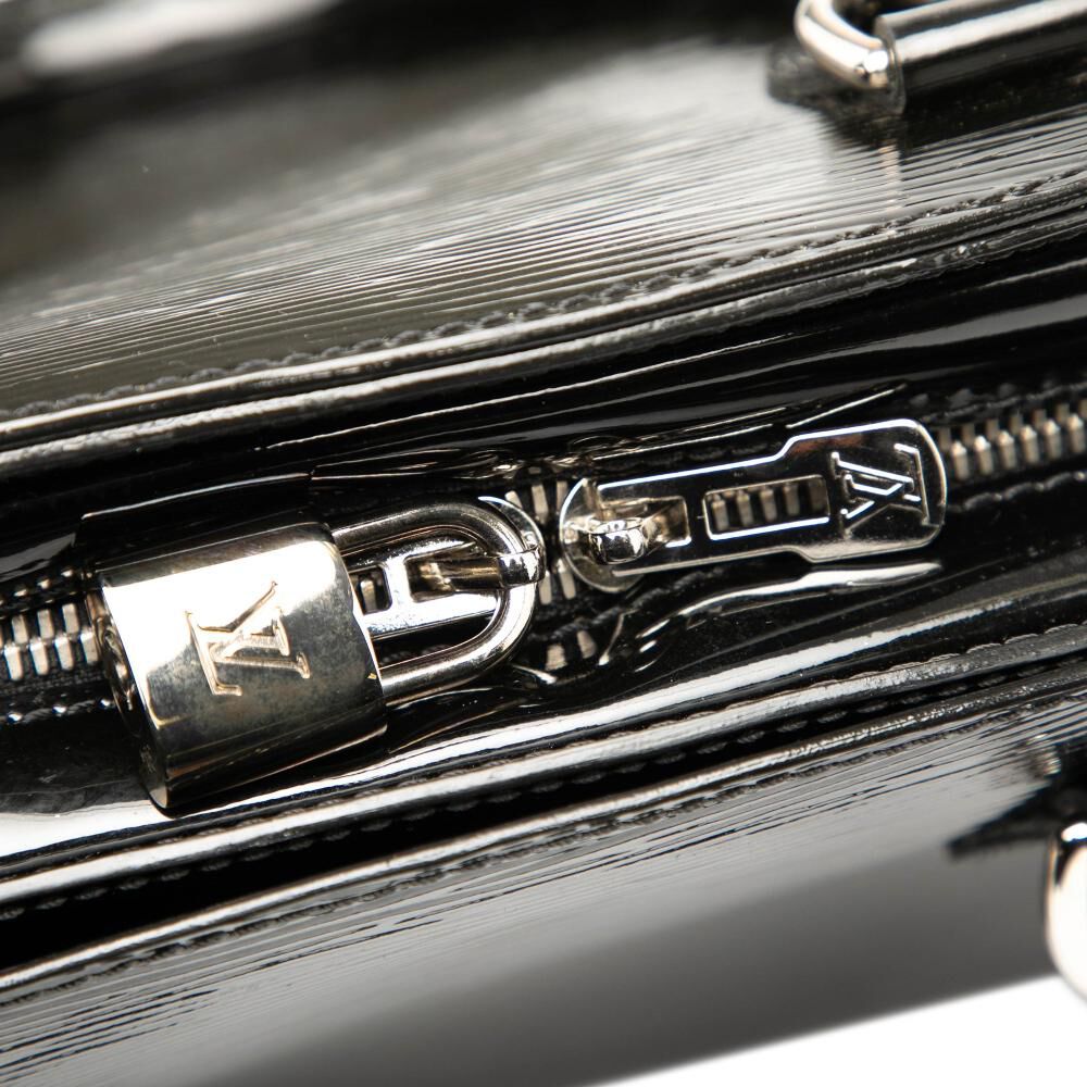 Louis Vuitton Pont Neuf