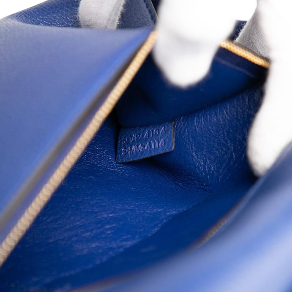C&eacute;line Trapeze