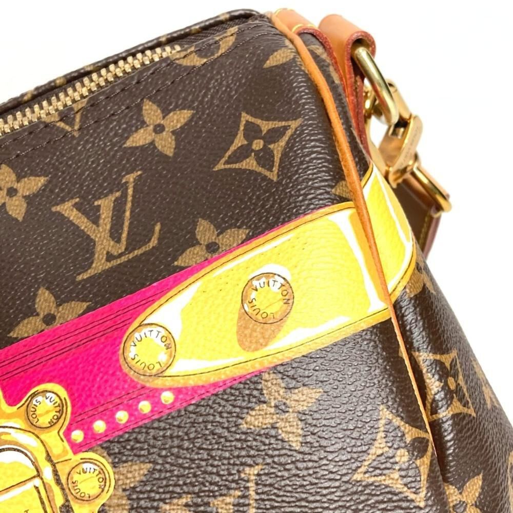 Louis Vuitton Shoulder Bags
