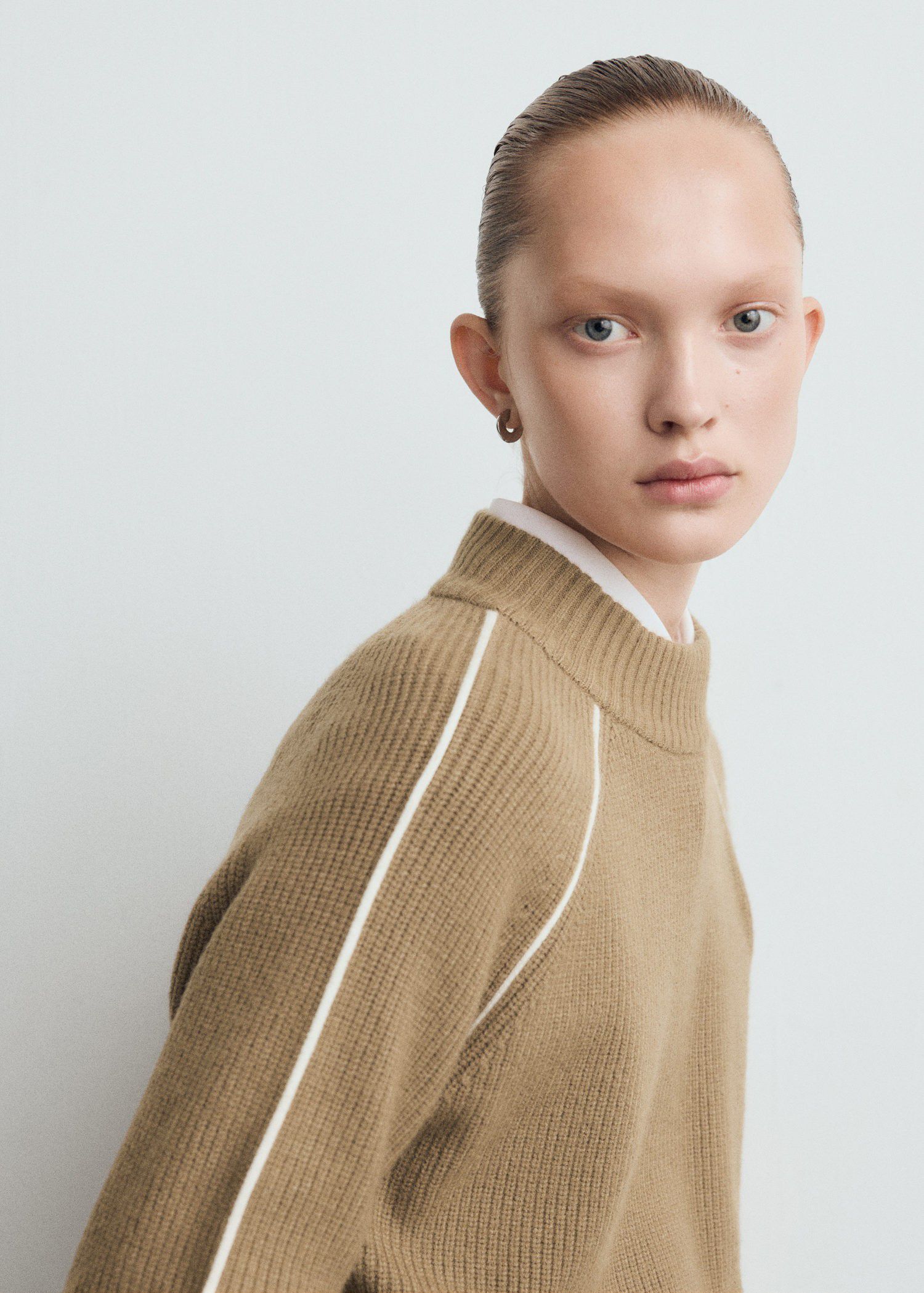 Knitted sweater with perkins neck