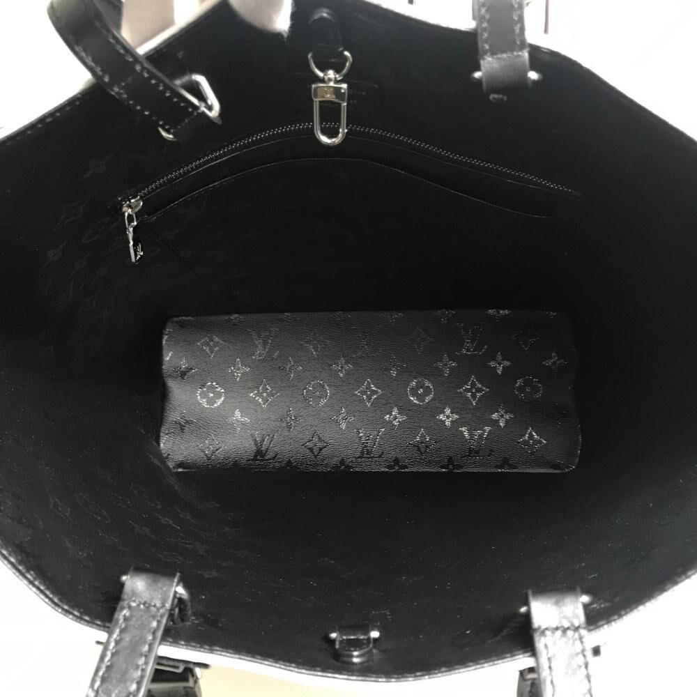 Louis Vuitton Tote