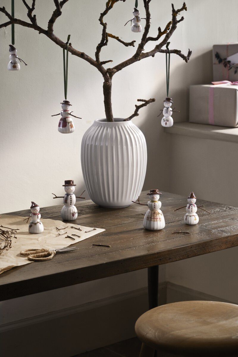 Hammersh&oslash;i Christmas Sn&ouml;pojke h&auml;ngande H7 vit m. deko