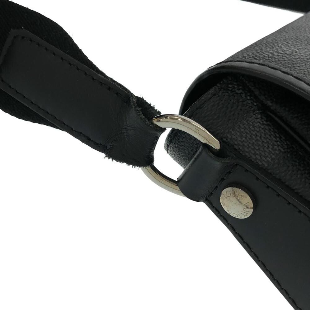 Louis Vuitton Shoulder Bags