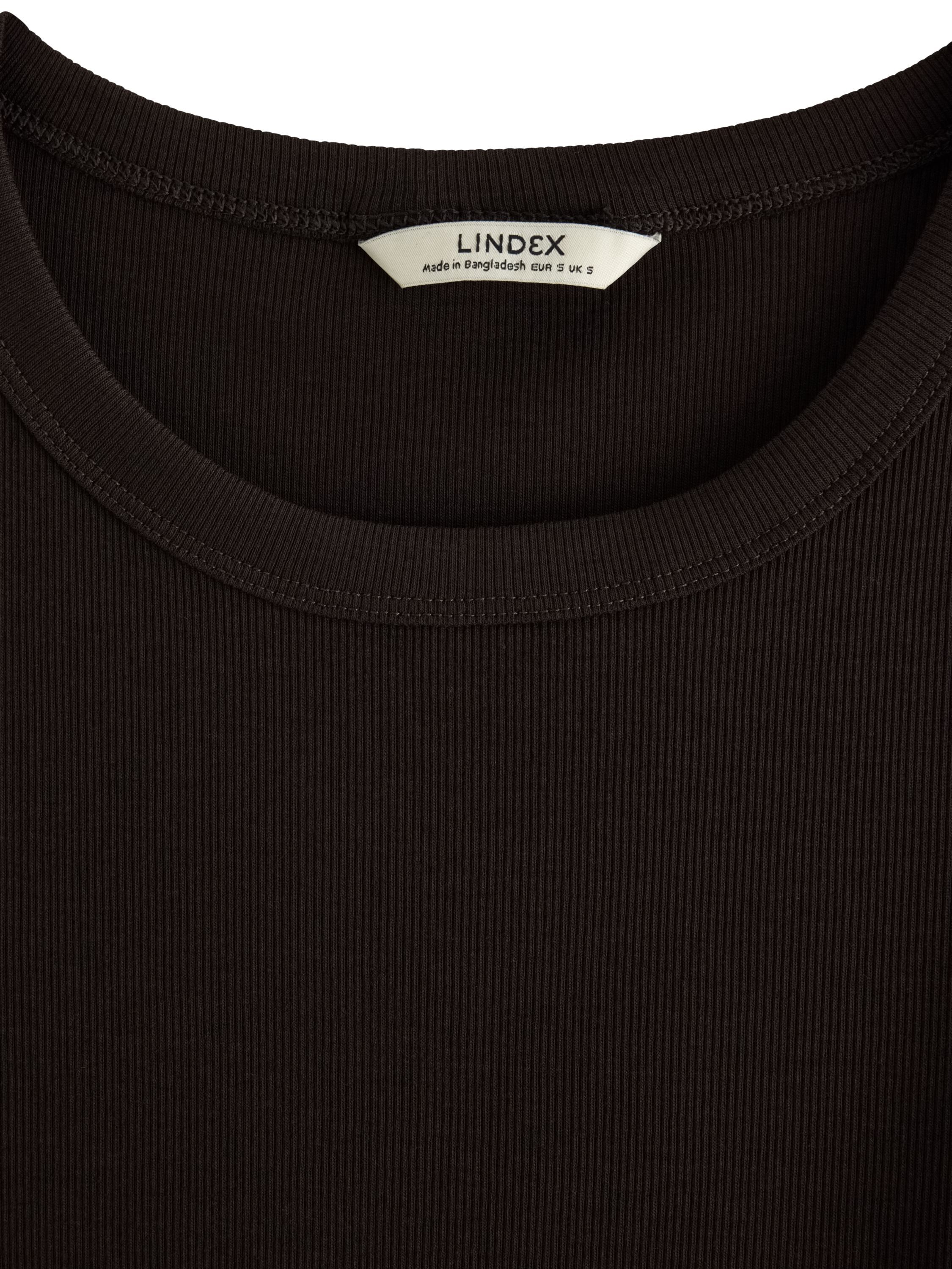 Ribbestrikket tanktop i myk og elas