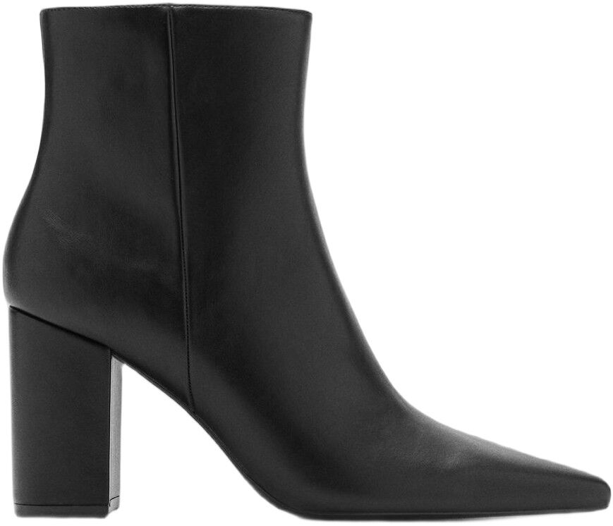 Ankle boots with block heel