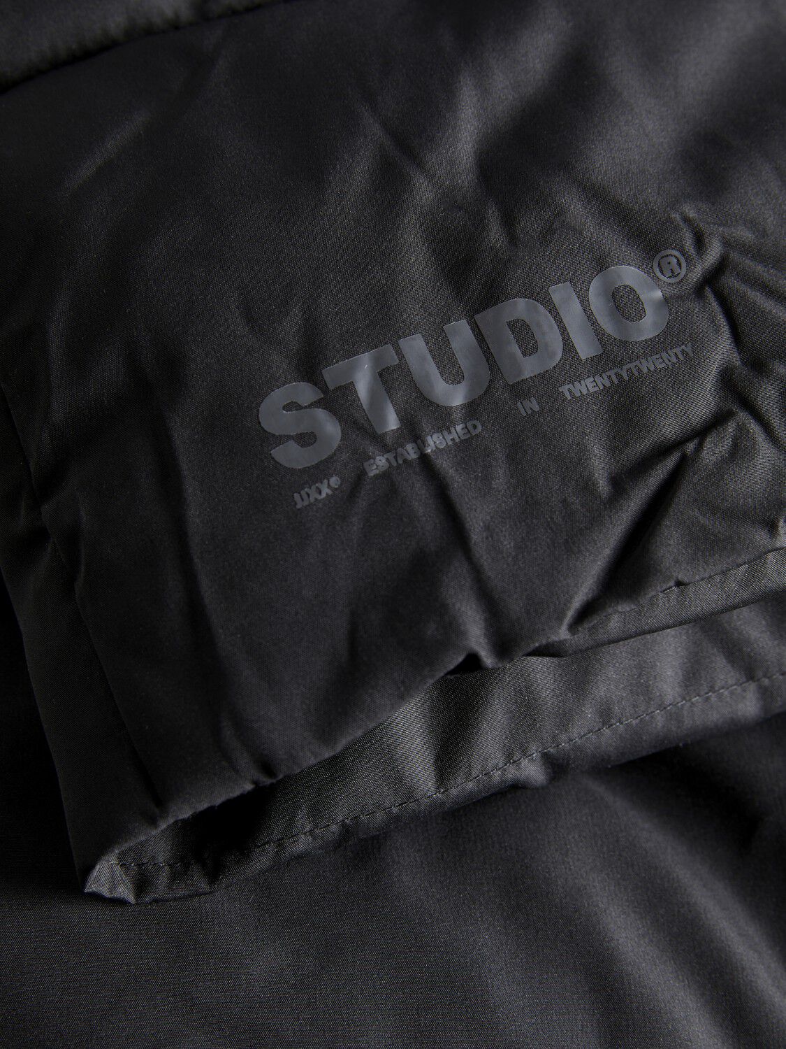 JXTRACY PUFFER COAT OTW