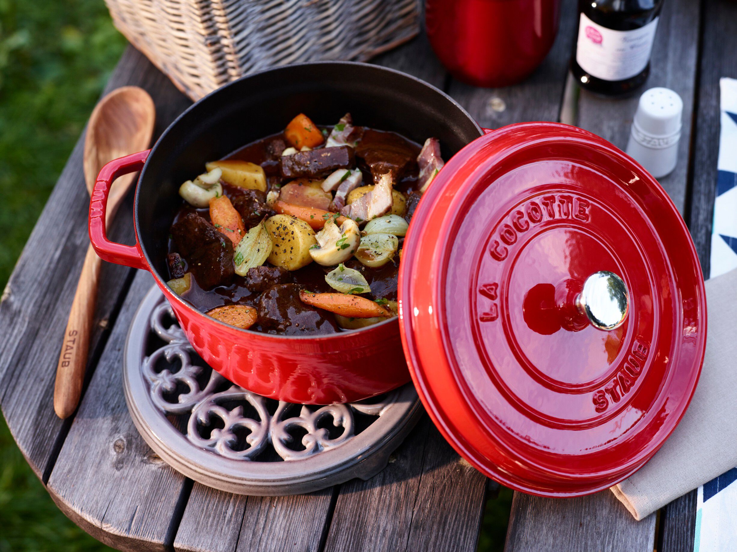 Servering Grytunderl&auml;gg 23 cm, Rund, Gjutj&auml;rn