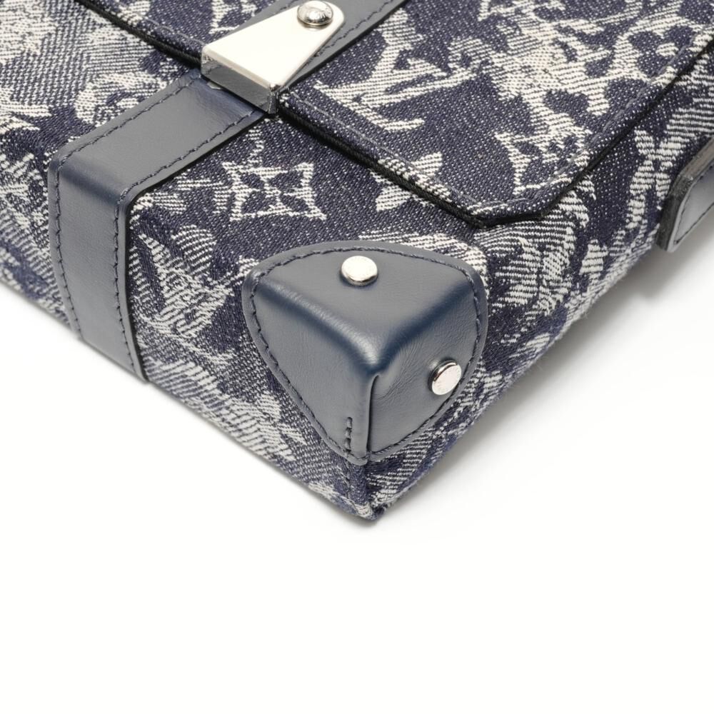 Louis Vuitton Shoulder Bags