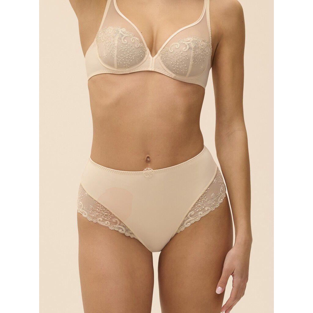 D&Eacute;LICE Retro brief