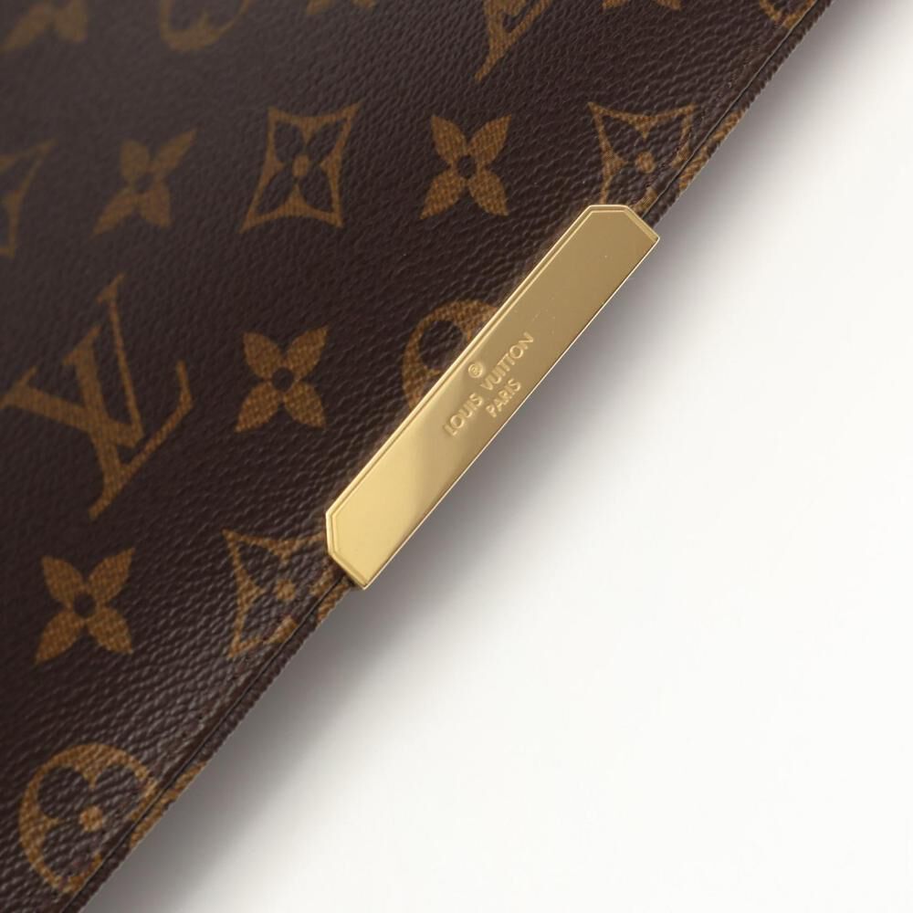 Louis Vuitton Shoulder Bags