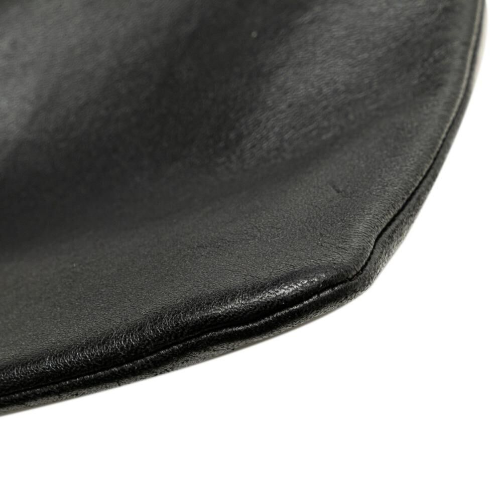 Yves Saint Laurent Shoulder Bag