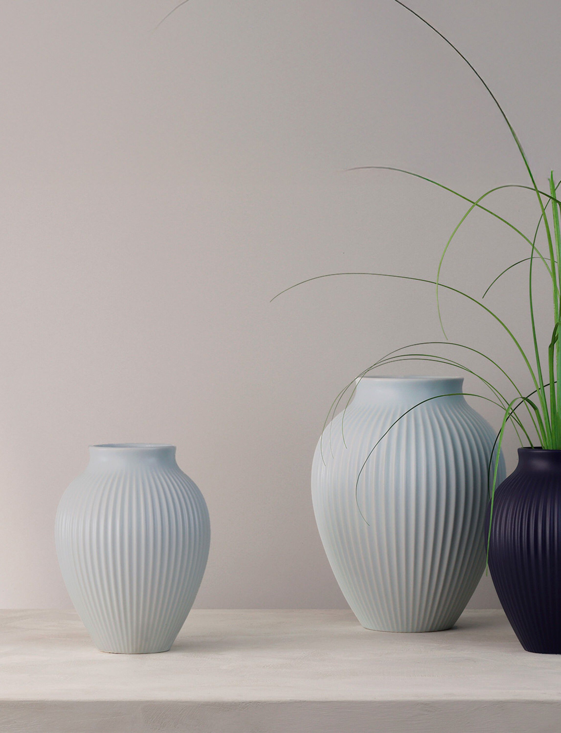 Knabstrup vas H 27 cm ripple mat ice blue