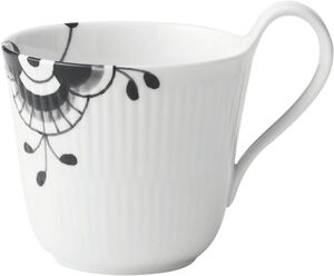 Black Fluted Mega kopp med högt handtag 33 cl