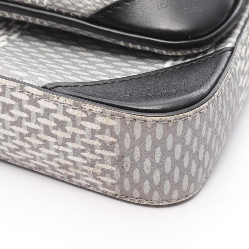 Louis Vuitton Messenger