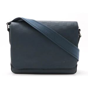 Louis Vuitton District