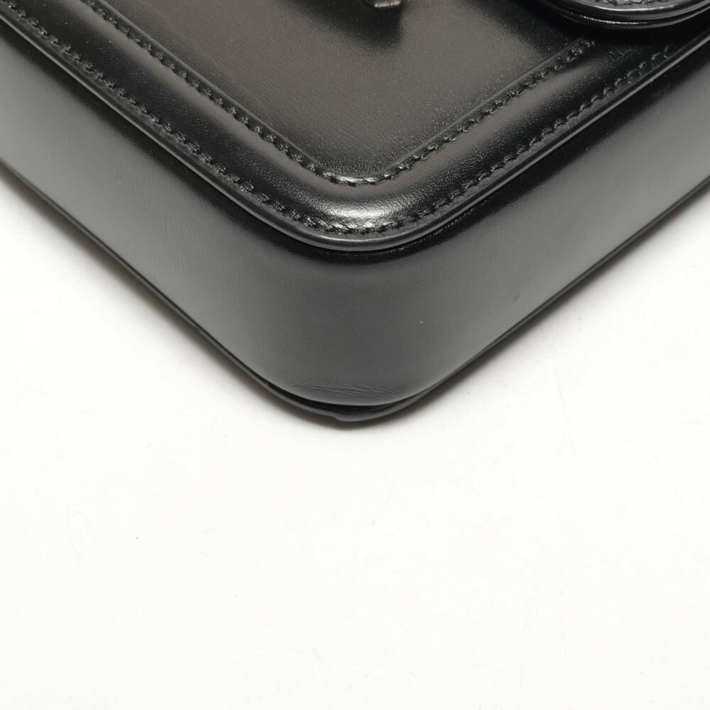 Yves Saint Laurent Shoulder Bag