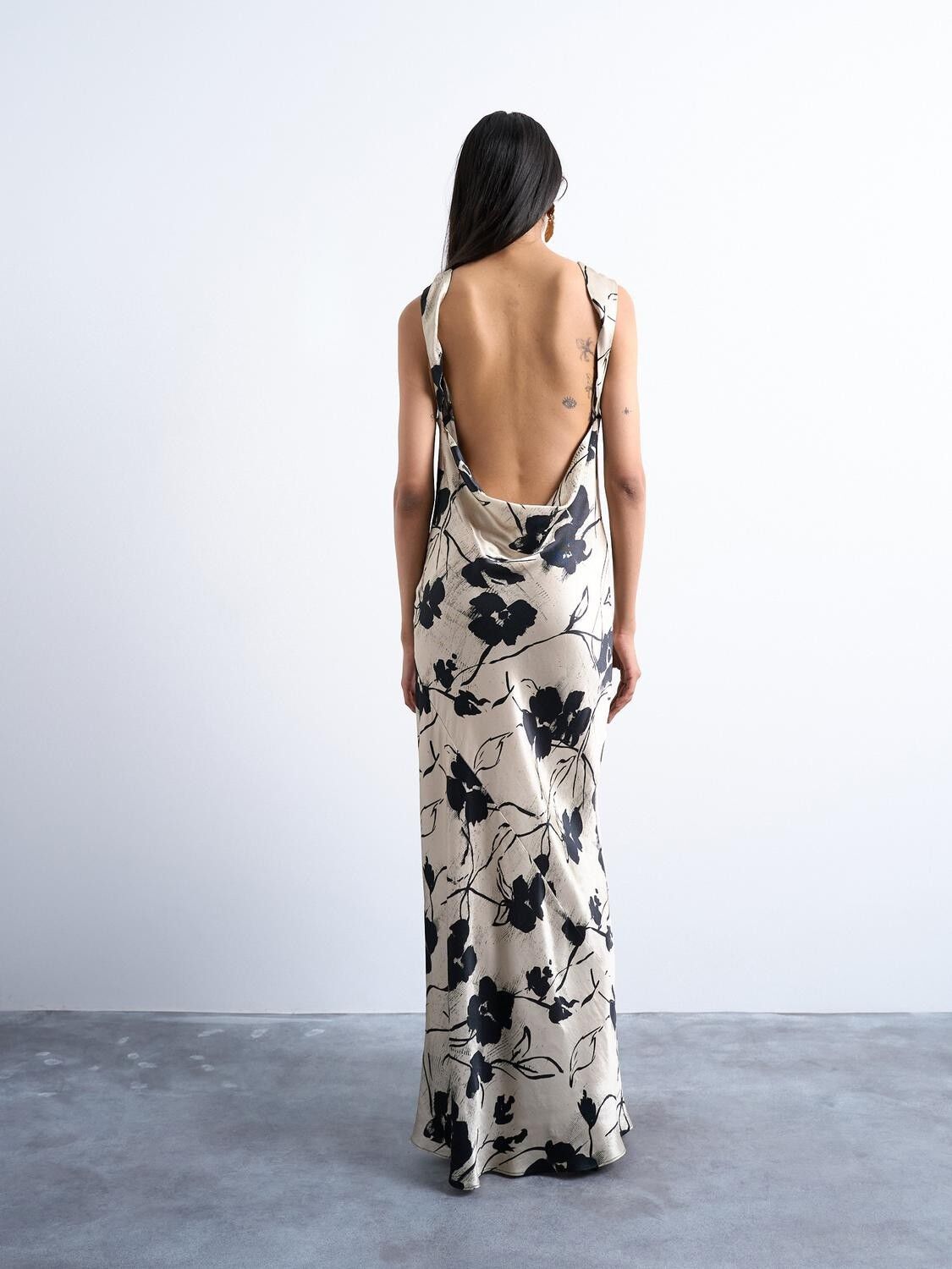 Tsmaureen Sl Round Neck Midi Dress Wvn