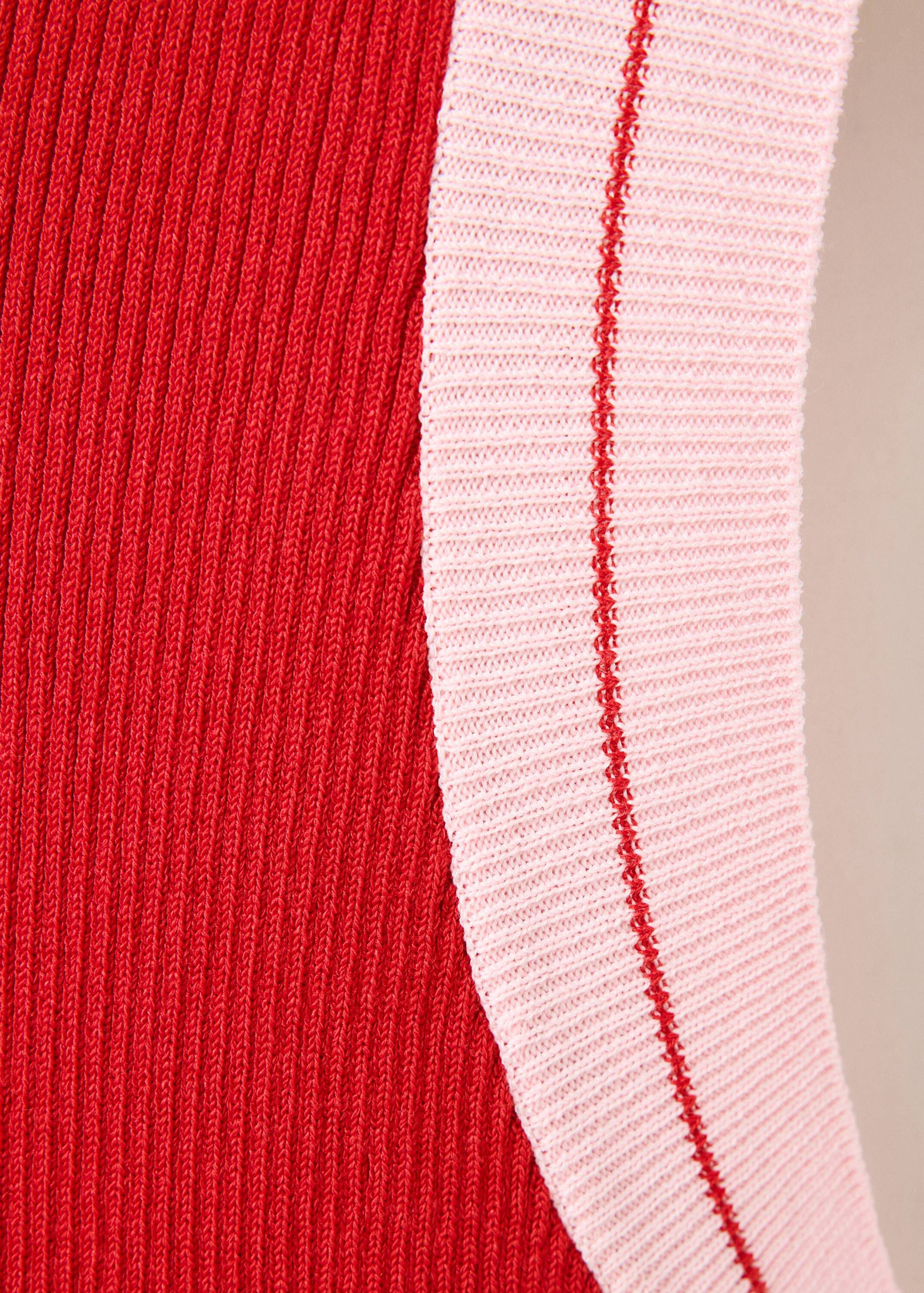Ribbed top with contrasting trim
