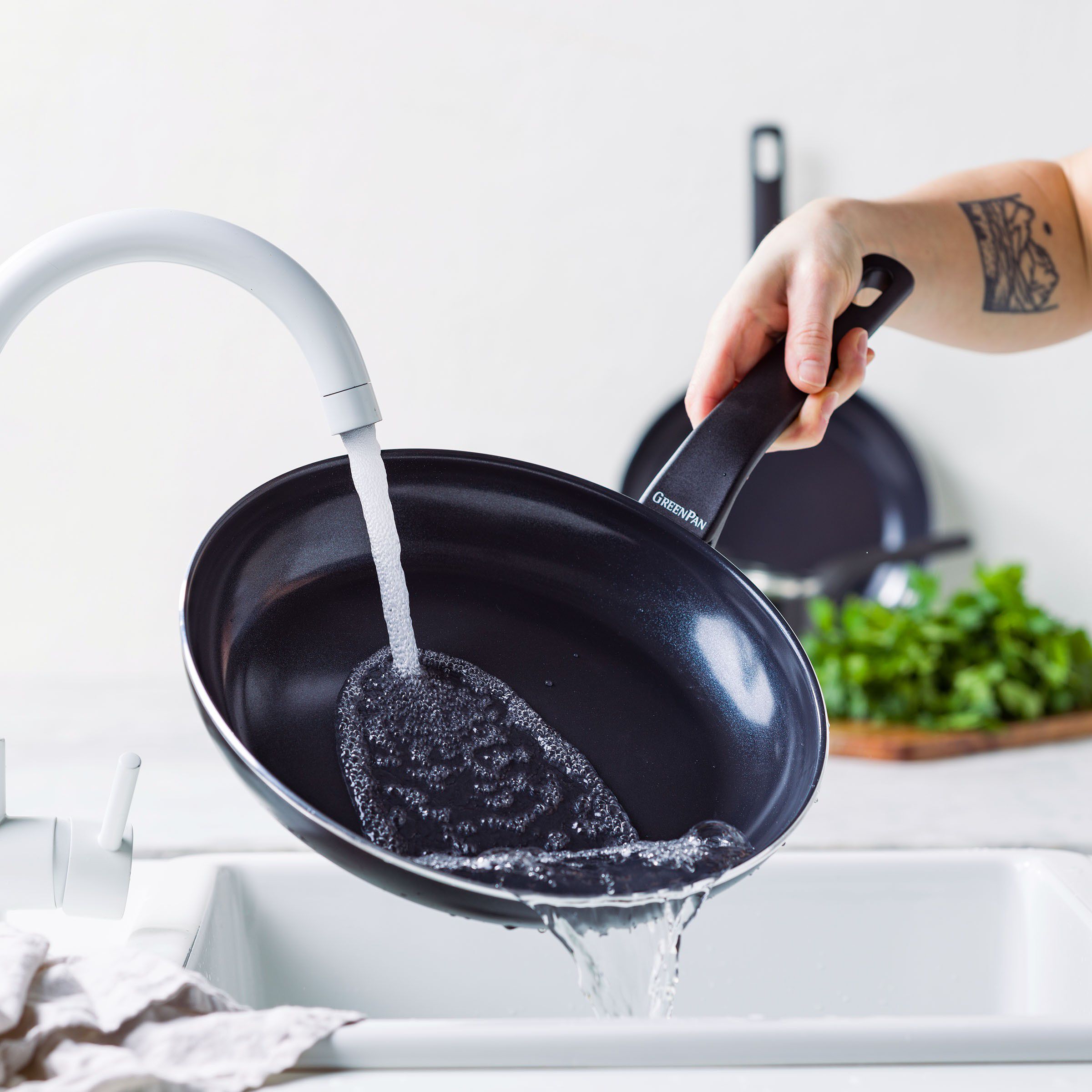 GP-ESSEN FBl Alu Perf-ind opn fry 30cm