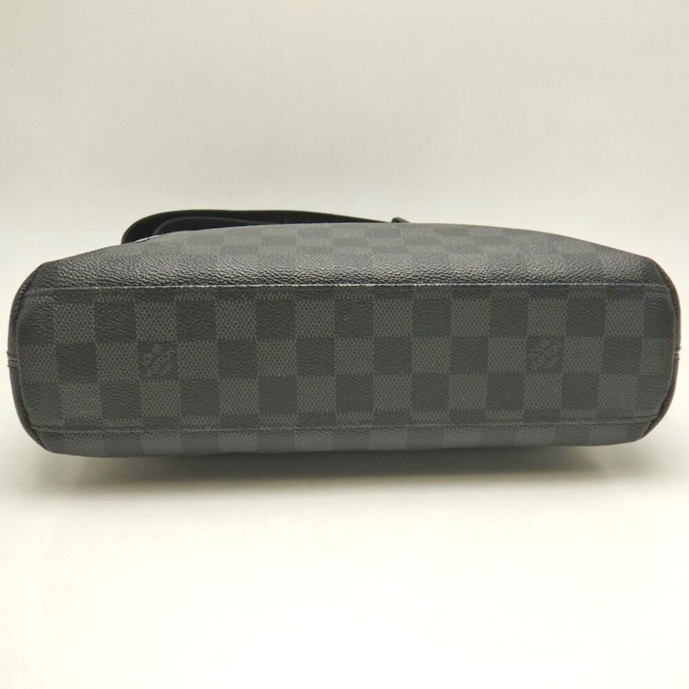 Louis Vuitton Shoulder Bags