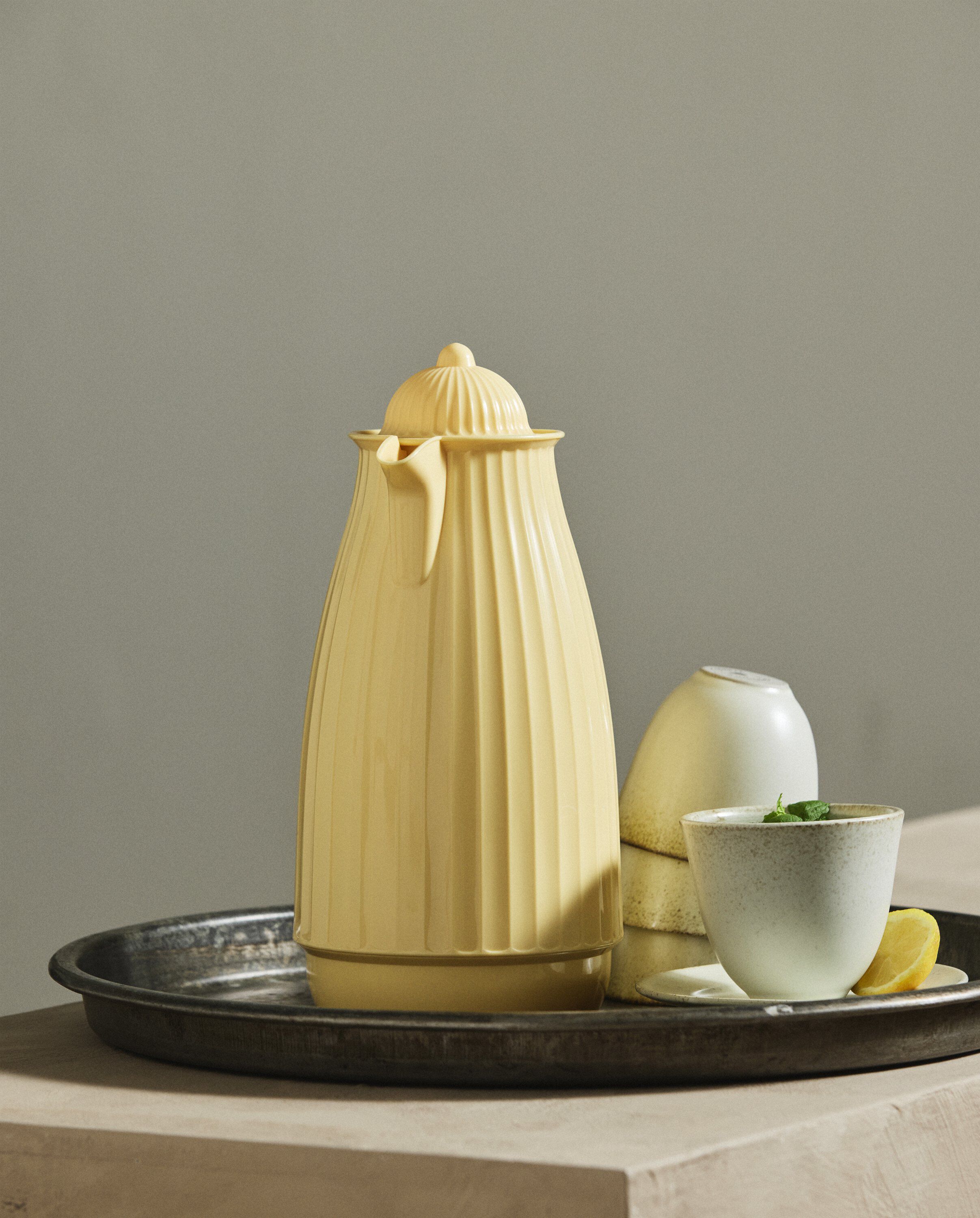 CARVI Thermos Jug - yellow