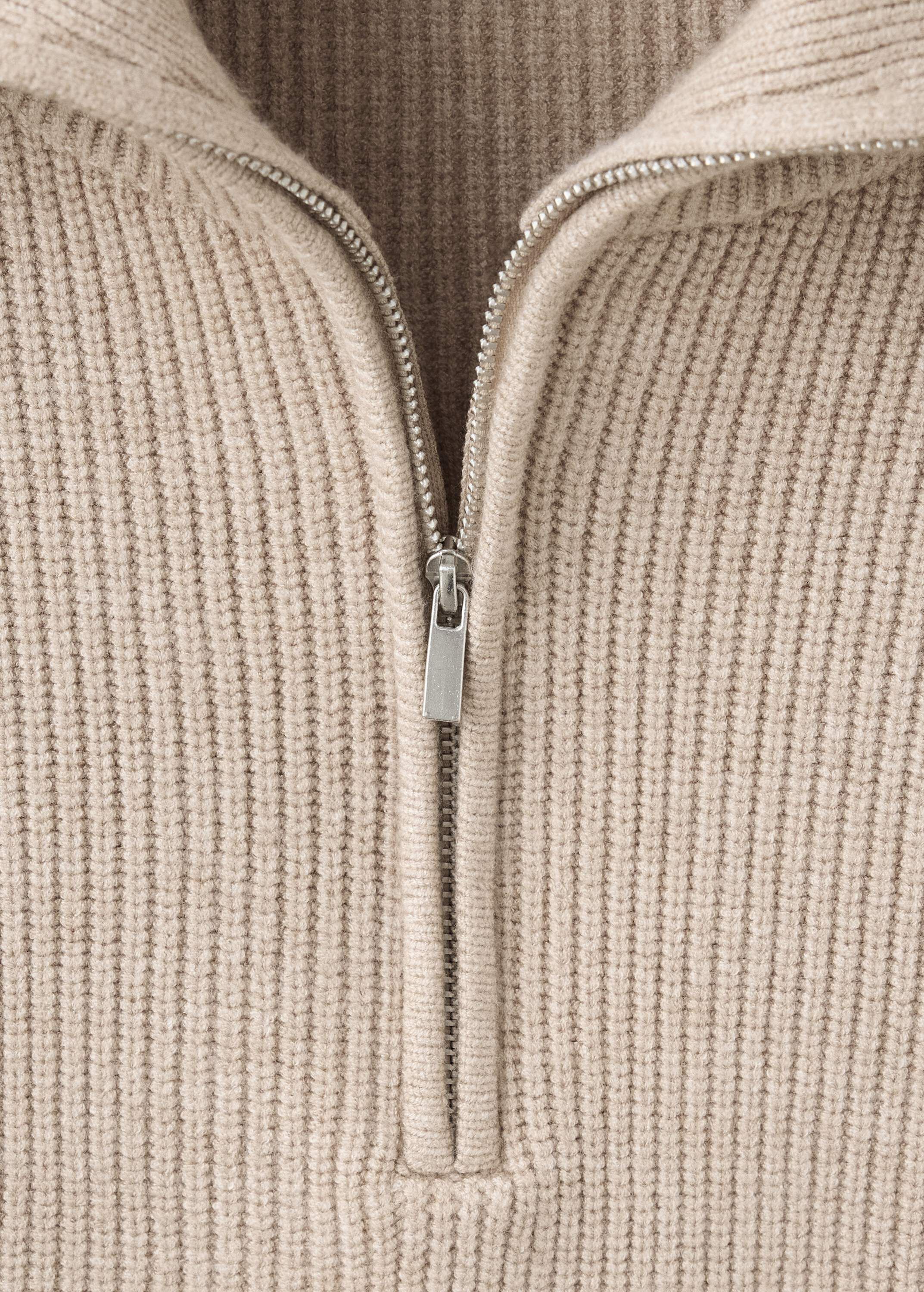 Sweater with contrasting zip collar