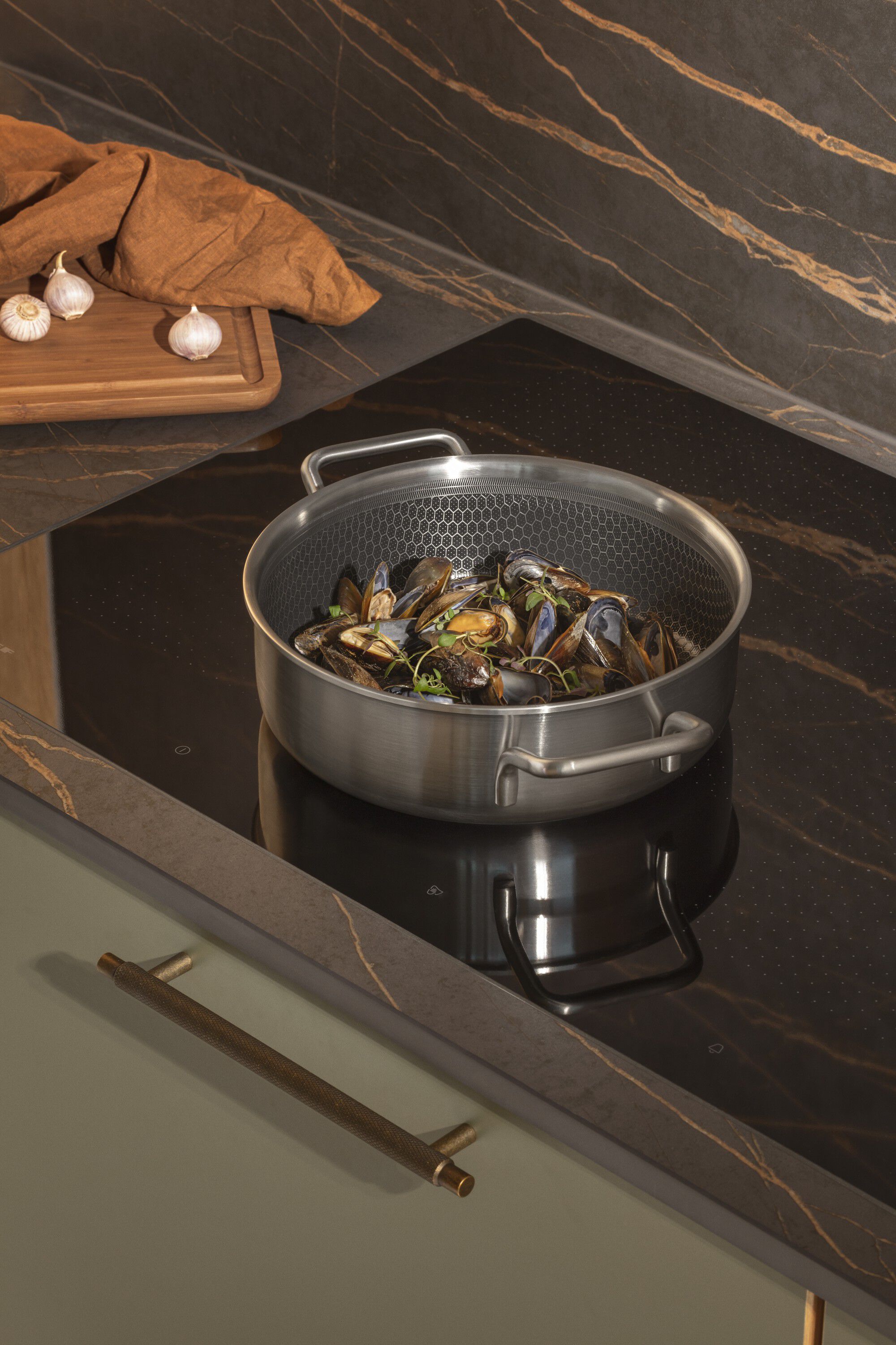 Multi Sautergryde m/2 greb 24 cm Mosaic keramisk Slip-Let&reg; b