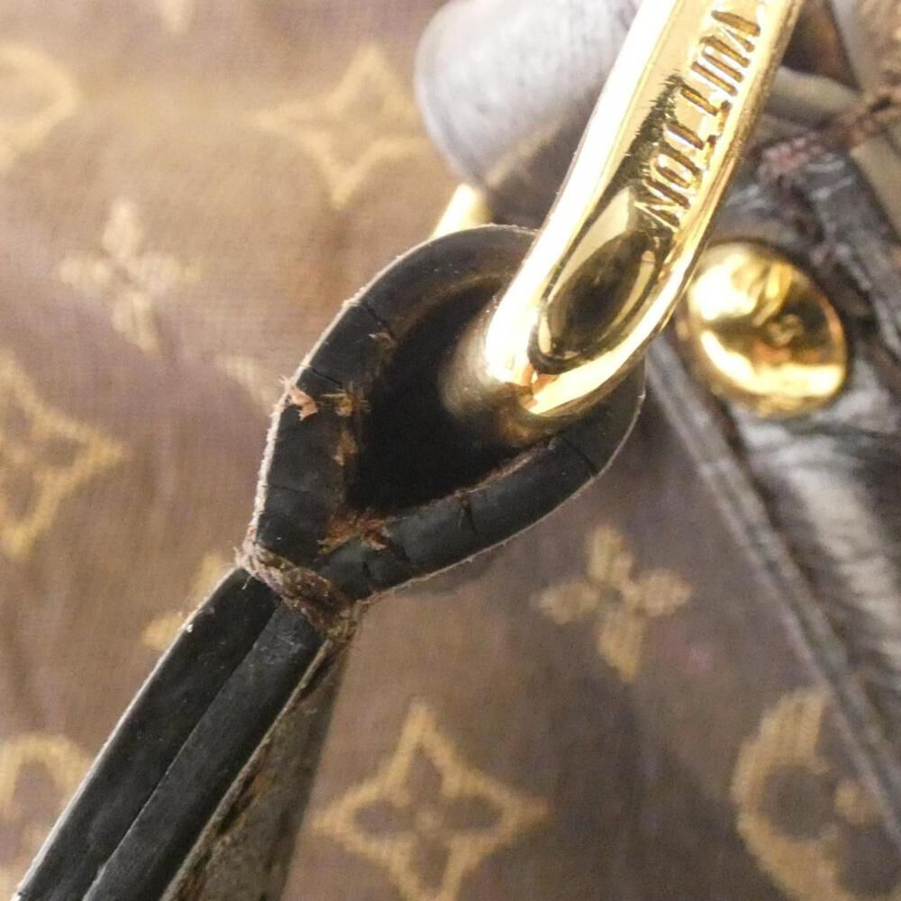 Louis Vuitton Shoulder Bags