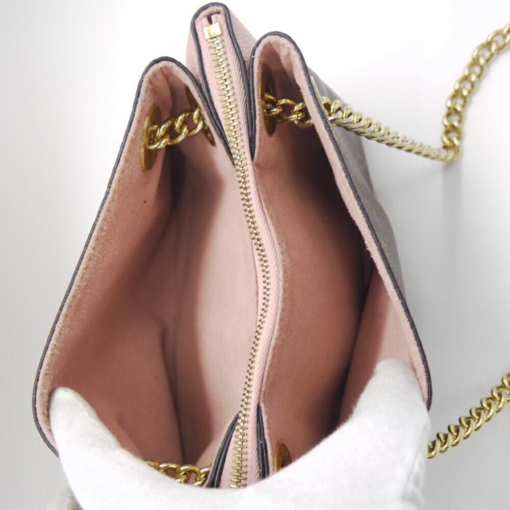 Louis Vuitton Shoulder Bags