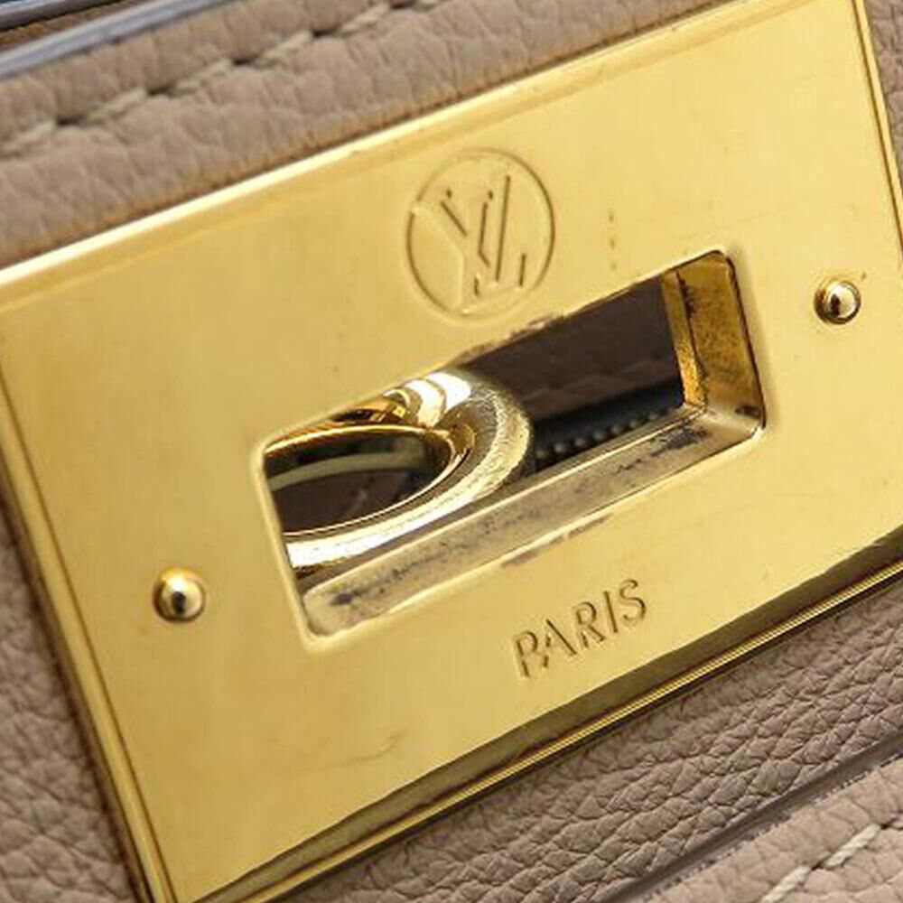 Louis Vuitton On My Side