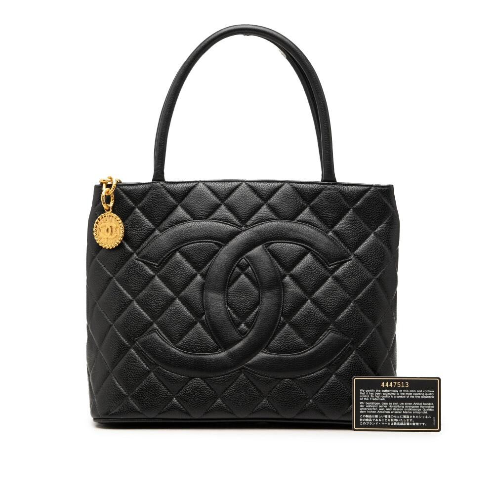 Chanel Medaillon