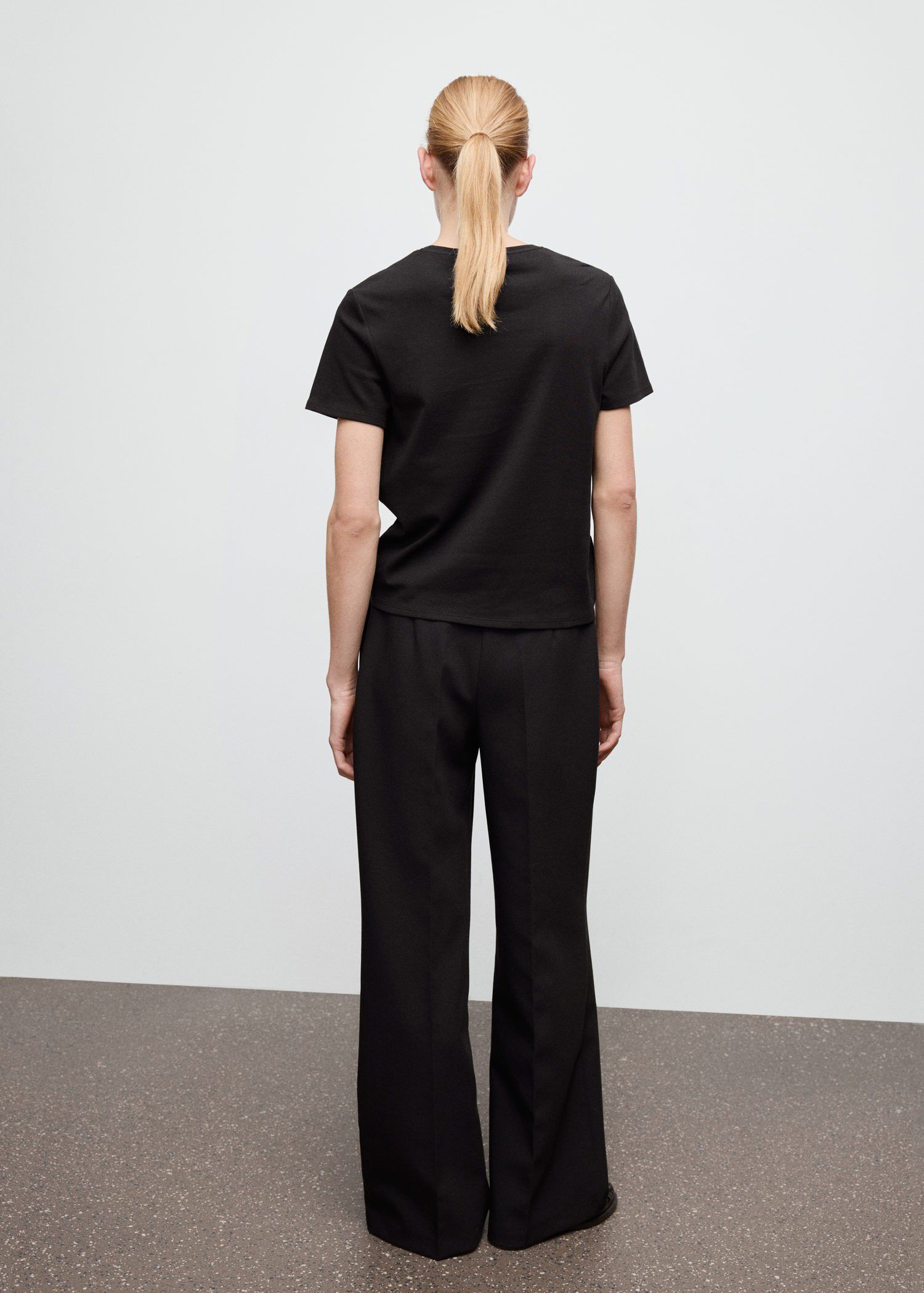 Short-sleeved cotton t-shirt