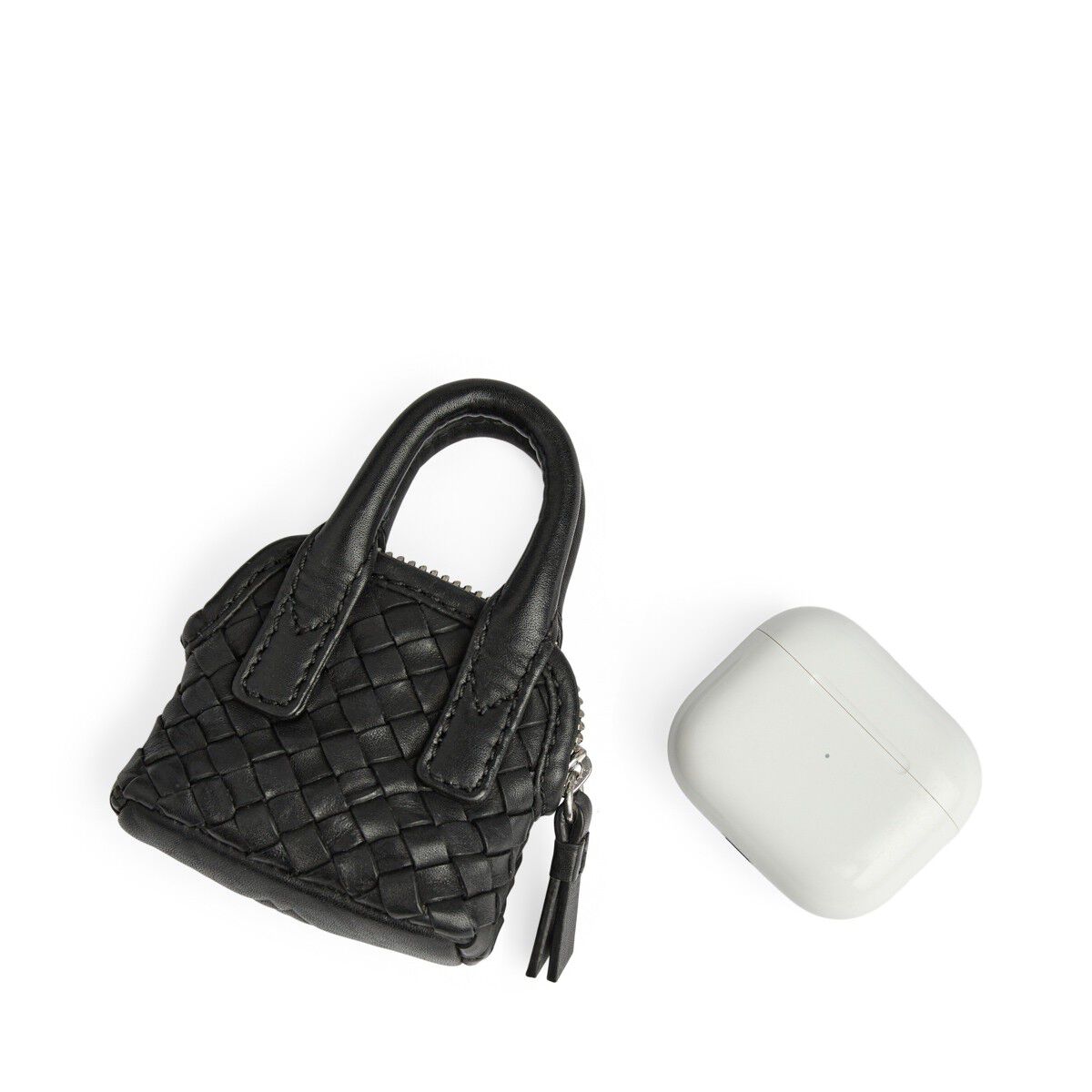 Amayambg Charm, Weave