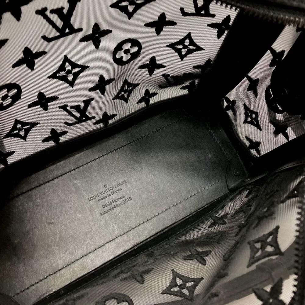 Louis Vuitton Shoulder Bags