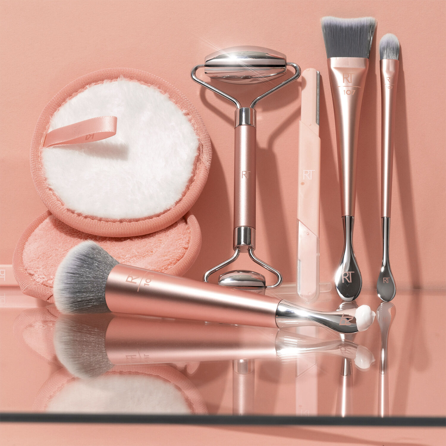 REAL TECHNIQUES PRIMING JAR BRUSH